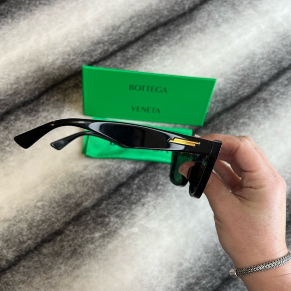 Bottega Veneta BV1121S Sharp Wayfarer Black Sunglasses - Picture 3 of 8